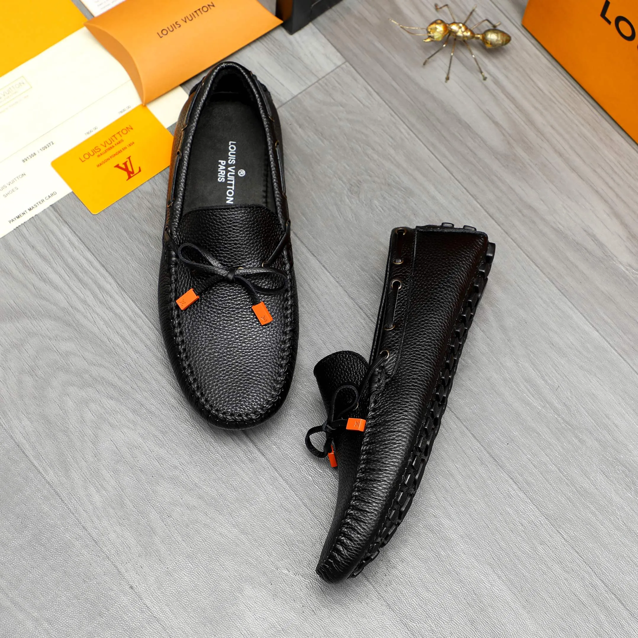 Men's shoes 💰420 Product trademark: LV "Louis Vuitton" casual slip-on shoes Regular size: 38-46 (45.46 custom-made, non-returnable) Product materials: Selected pebbled cowhide upper, sheepskin lining, original bean outsole